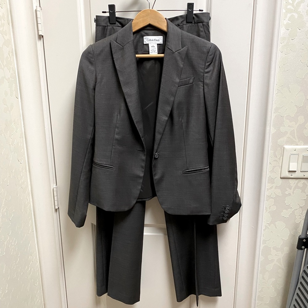 Calvin Klein brown pantsuit size 4 jacket size 2 pants